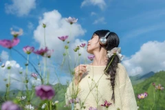 TA XUAバタフライガーデン「妖精のように」若者を引き付ける