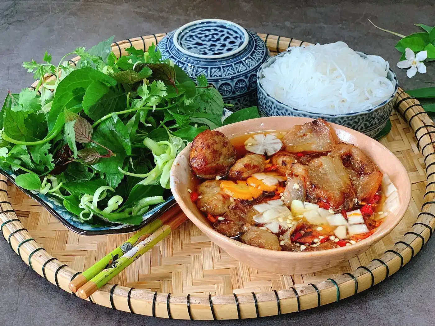 Bún chả: món đặc sản bình dị của người Hà Nội