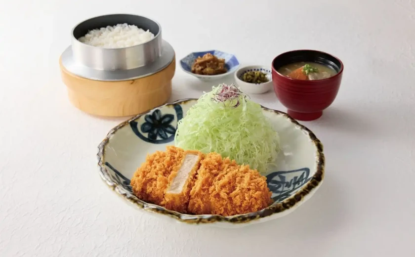 Tonkatsu Wako mở cửa hàng đầu tiên tại Việt Nam, mang hương vị Nhật Bản trứ danh đến TP.HCM