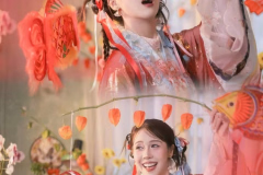 Hậu Hoàng nhí nhảnh trong bộ ảnh Trung thu