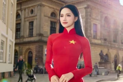 Hoa hậu Hương Giang khoe vẻ đẹp Việt Nam giữa trời Âu
