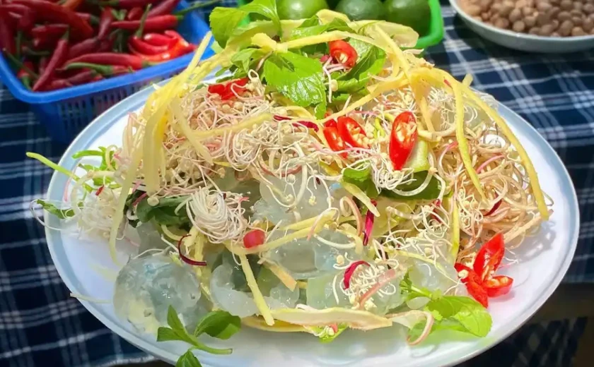 Lạ miệng với gỏi hoa