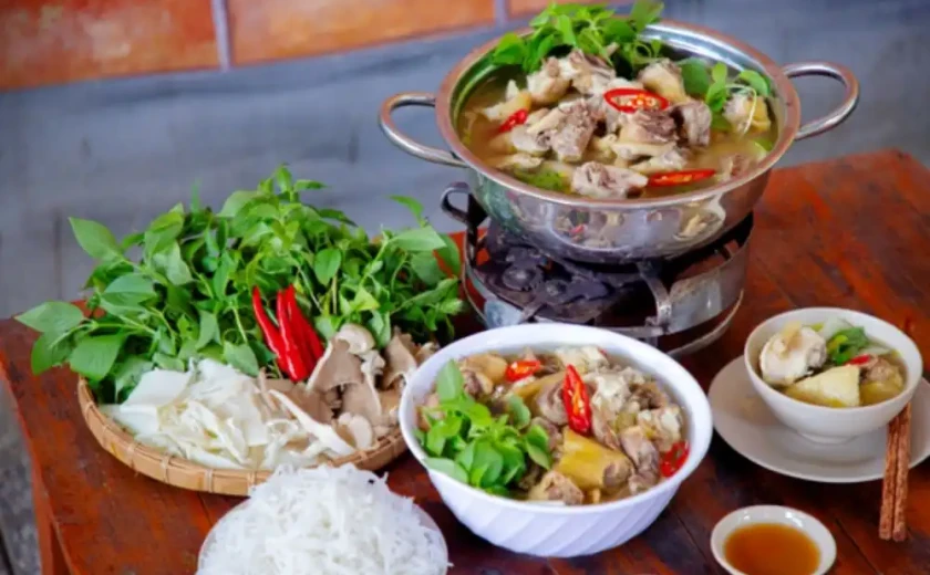 Review quán lẩu gà lá é nên ăn khi đến Đà Lạt