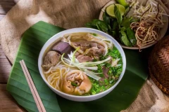 Bún bò Huế ‘thập toàn, ngũ đắc’
