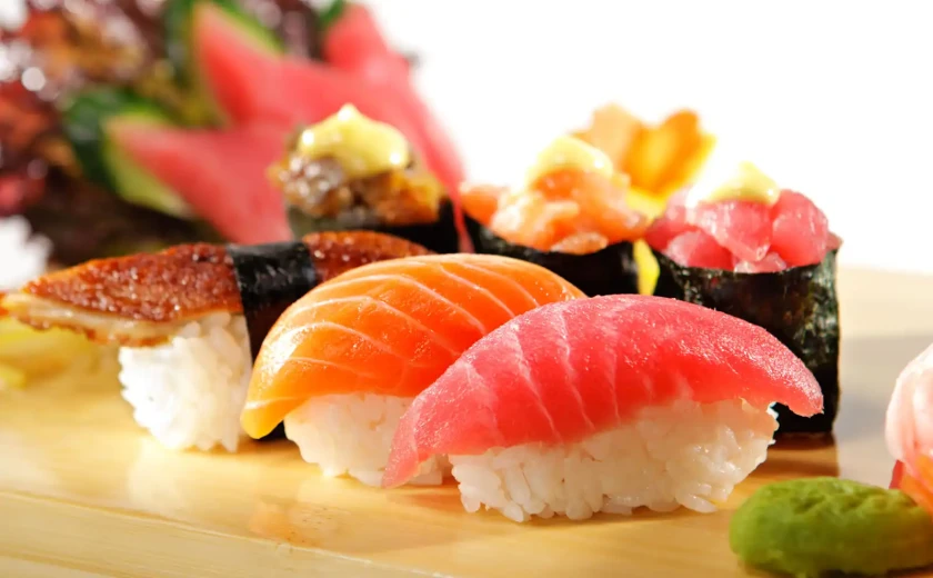 Ẩm thực Nhật Bản: Nguồn gốc & Ý nghĩa của món sushi – Biểu tượng văn hóa xứ Phù Tang