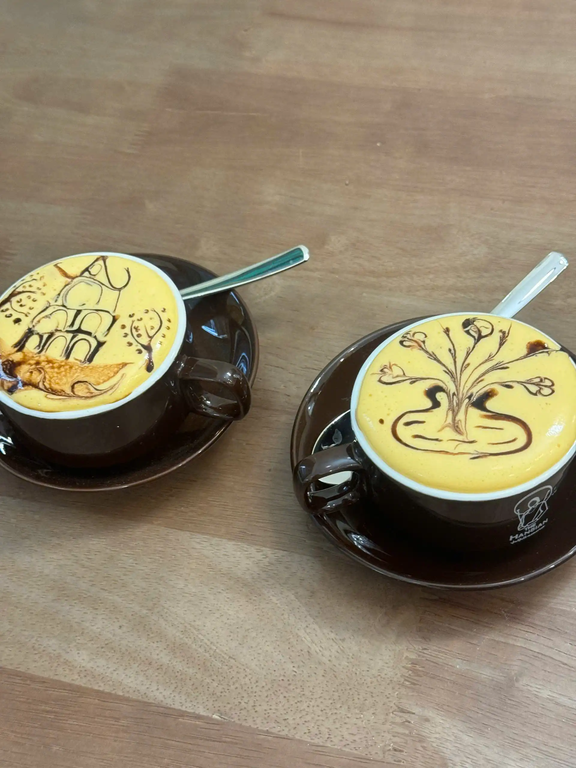 The Hanoian và người đứng sau những cốc cà phê trứng mang hồn Hà Nội