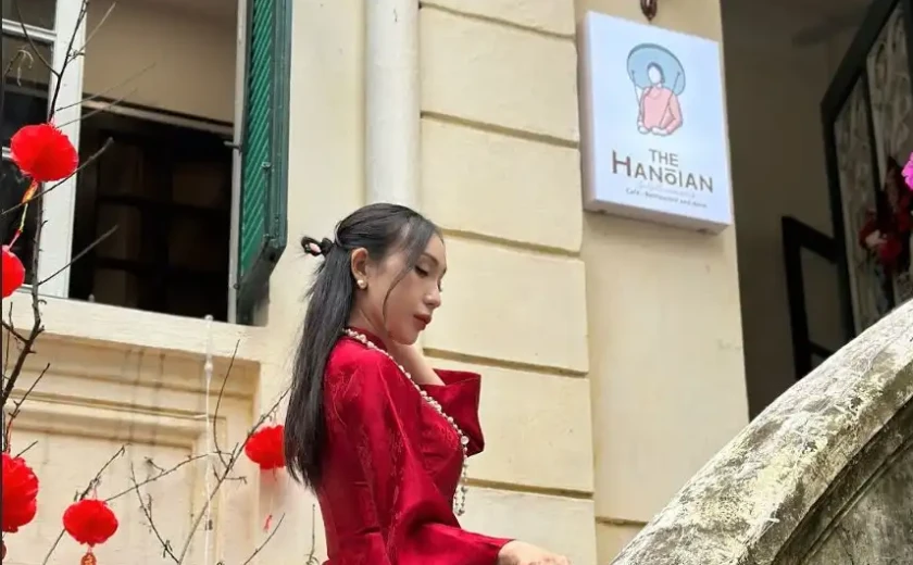 Giữa Hà Nội xưa, Nguyễn Thị Hoàng Quyên chọn The Hanoian làm nơi ghi dấu áo dài Tết