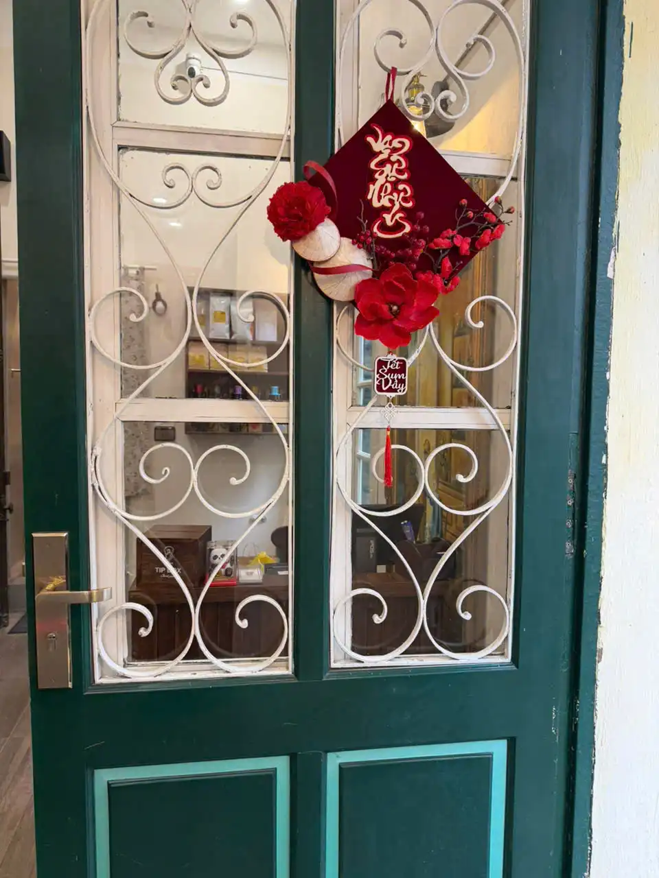 Trải nghiệm áo dài và không gian xuân phố cổ tại The Hanoian – 5 Trần Phú