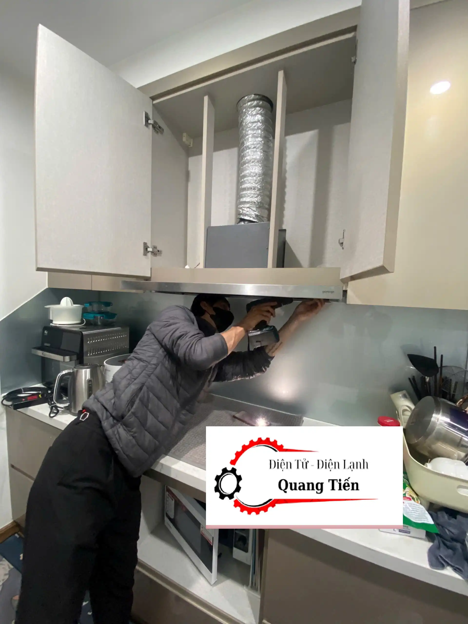 Dịch vụ sửa máy hút mùi tại Hà Nội của Công ty Điện Tử – Điện Lạnh Quang Tiến