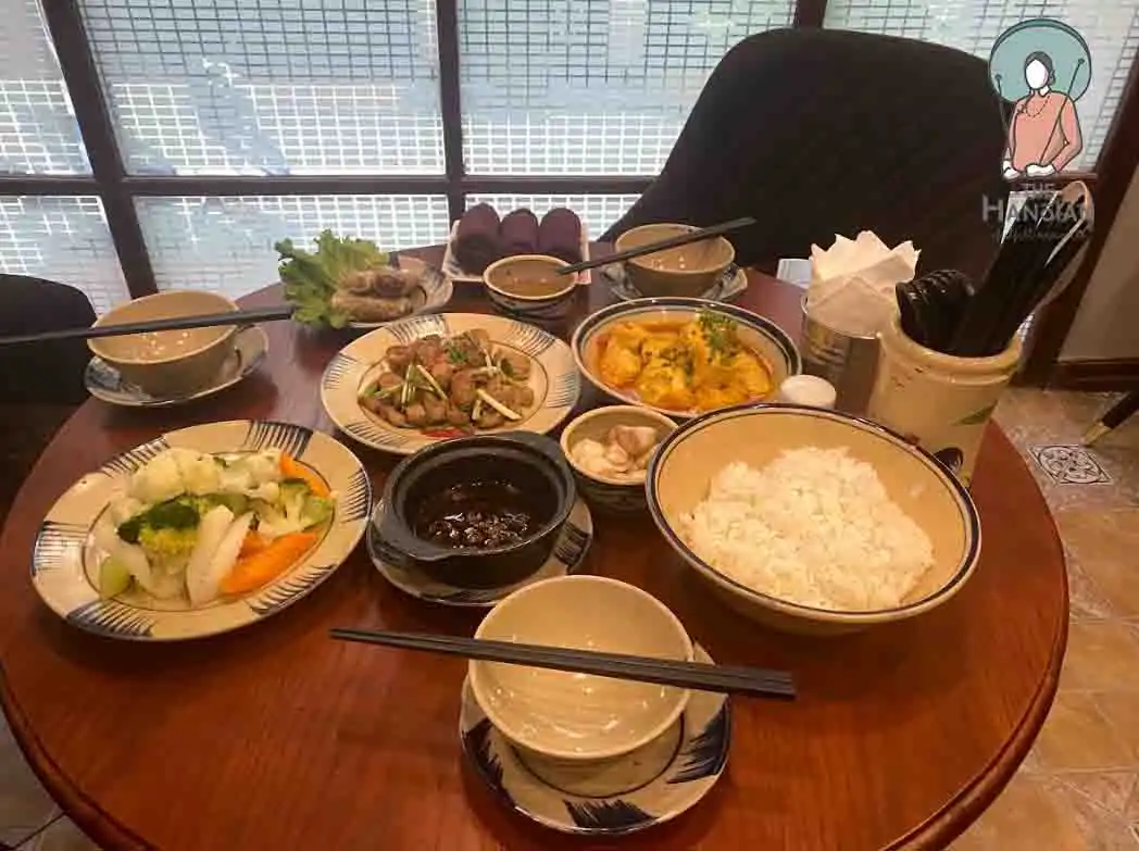 Mỹ Vị Đương Đại: Câu Chuyện Trăm Năm Gói Trong Một Điểm Chạm