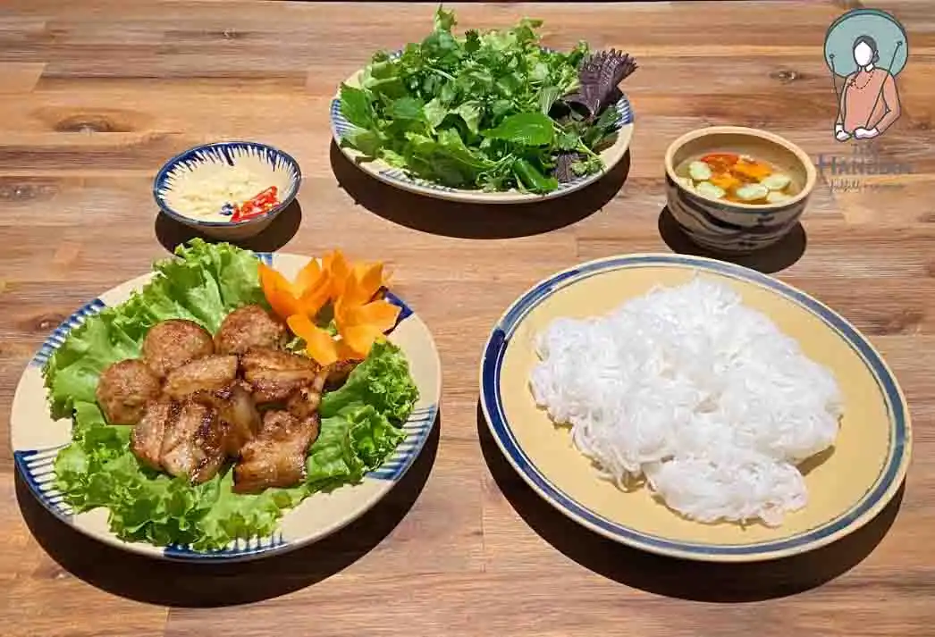 “Sự Hiếu Khách Hà Nội”: Khi Sự Tinh Tế Nằm Ở Những Điều Không Nói Ra