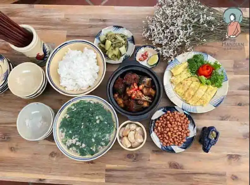 Bạn có thể chạm vào một Hà Nội đang sống khi ghé thăm Hanoian Triết Lý “Hà Nội Đương Đại”: Khi Di Sản Khoác Màu Áo Mới