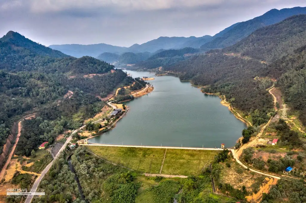 Toàn cảnh hồ Đòng Đò