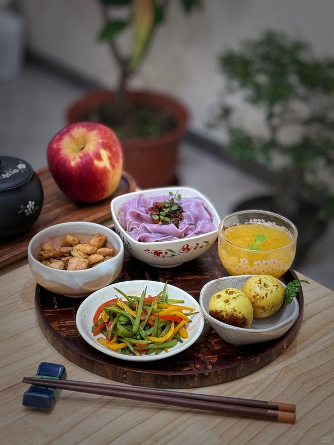 Bữa sáng không chỉ để no bụng mà còn là liều "vitamin hạnh phúc" cho tinh thần - Ảnh 1.