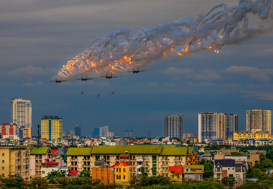 5-hcd-dao-kim-thanh-man-trinh-dien-tha-bay-nhiet-cua-may-bay-tiem-kich-su-30.jpg