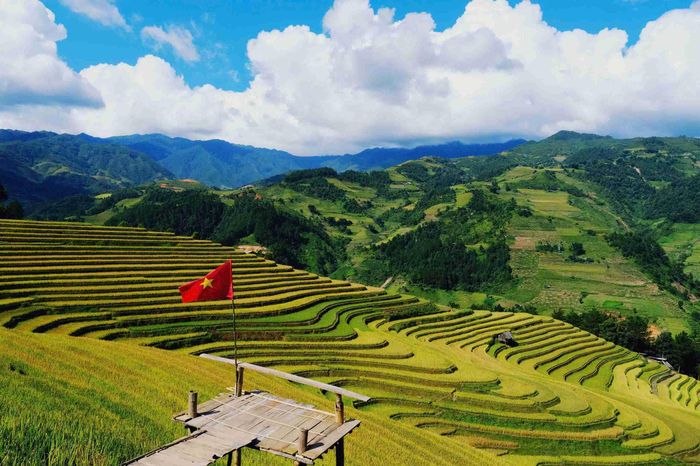 Bản còn ít đông khách, nên chuyến đi mang lại cảm giác yên bình và gần gũi với đời sống vùng cao. Ảnh: Tuyên Parafu