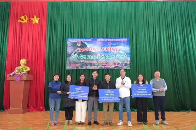 Nhiều chi nhánh MB chung tay hỗ trợ người dân khắc phục hậu quả thiên tai