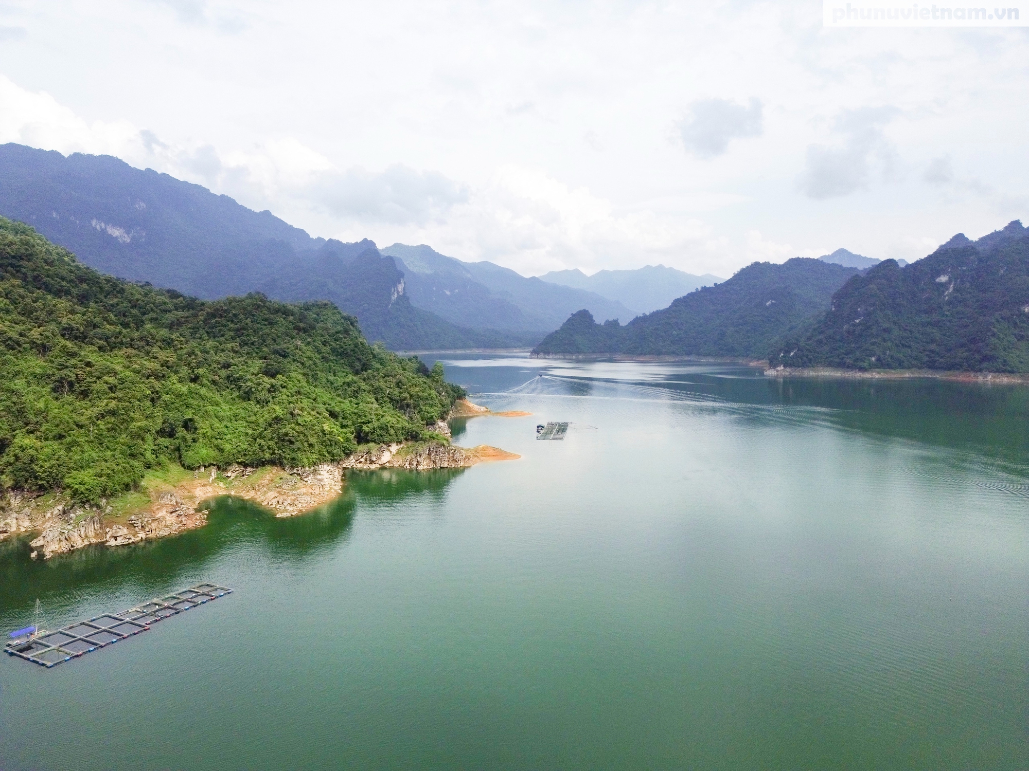 Danh thắng Thượng Lâm - “Vịnh Hạ Long trên cạn” giữa đại ngàn Tuyên Quang- Ảnh 1.
