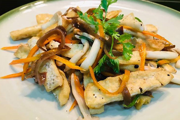 Stir-fried tofu sprouts are delicious, easy-to-make vegetarian dishes