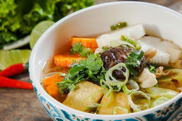 Vegetarian noodles are delicious and easy to make vegetarian dishes