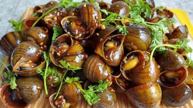 Top món ốc nóng cho ngày thu se lạnh, ăn là "ghiền" - Ảnh 2.
