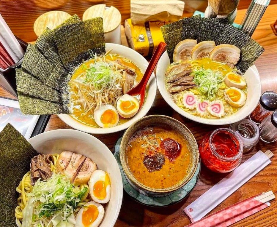 Ghé Grand World, thử ngay mì Ramen 