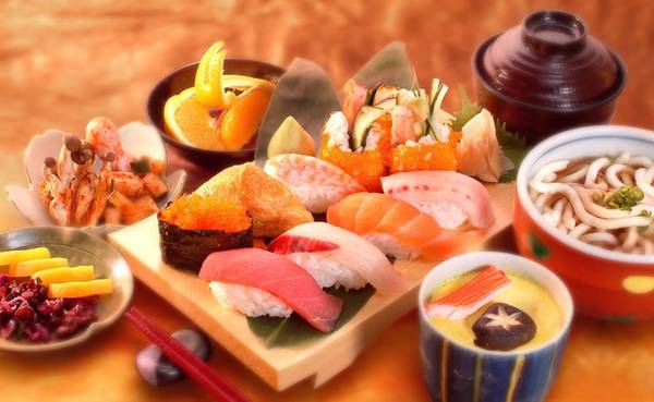 Văn hóa giao thoa: Ẩm thực Nhật Bản độc đáo ở chỗ nó là sự pha trộn của một số nền văn hóa. Ramen có nguồn gốc từ Trung Quốc, sau đó người Nhật sáng tạo và phát triển kiểu ramen của riêng mình. Không chỉ ramen, nhiều món ăn khác của Nhật cũng là sự giao thoa giữa 2 nền văn hóa đông và tây. Văn hóa giao thoa: Ẩm thực Nhật Bản độc đáo ở chỗ nó là sự pha trộn của một số nền văn hóa. Ramen có nguồn gốc từ Trung Quốc, sau đó người Nhật sáng tạo và phát triển kiểu ramen của riêng mình. Không chỉ ramen, nhiều món ăn khác của Nhật cũng là sự giao thoa giữa 2 nền văn hóa đông và tây.